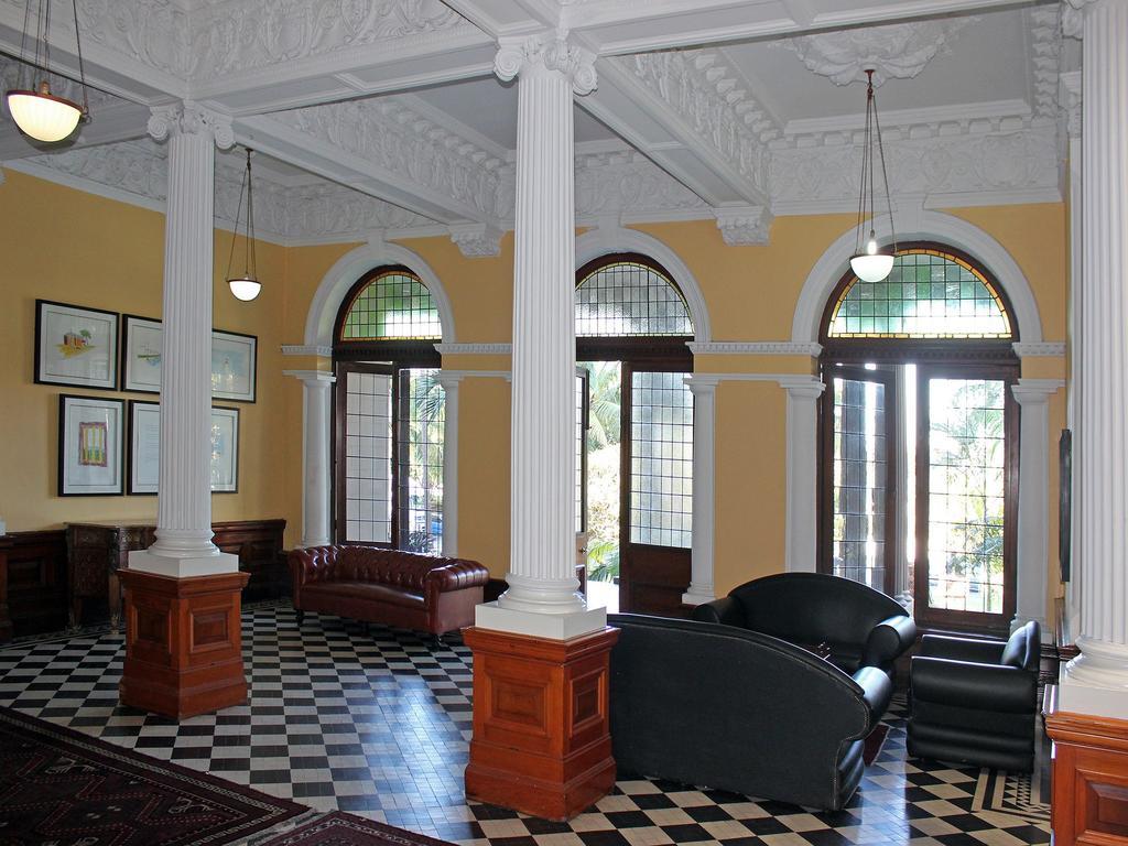 Durban Manor Hotel And Conference Centre Экстерьер фото